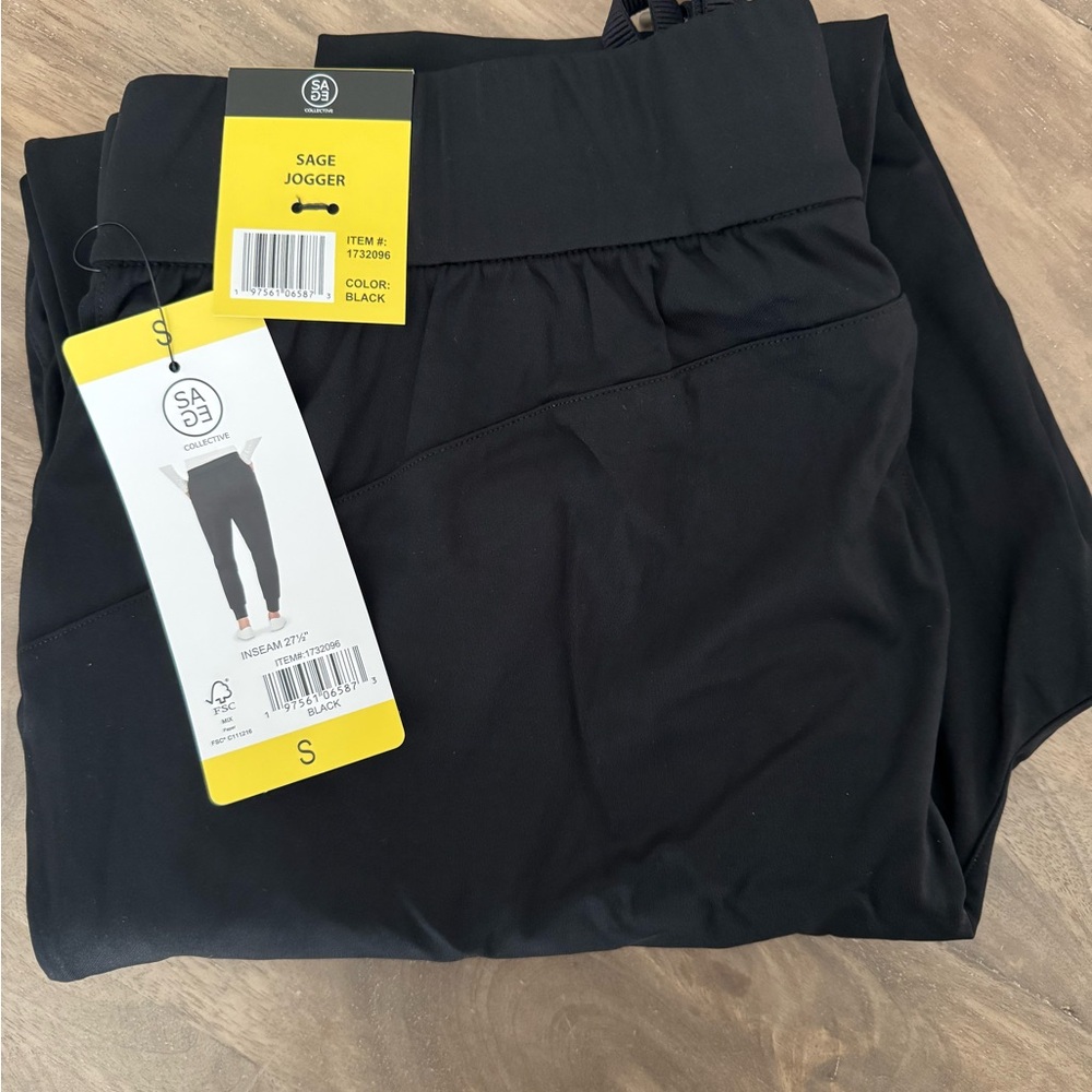 Joggers Women’s Small - Picture 6 of 8